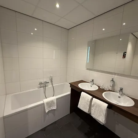 Отель Fletcher Hotel-restaurant Parkstad- Zuid Limburg Керкраде